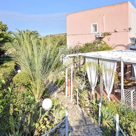 Ferienhaus Lovely In *